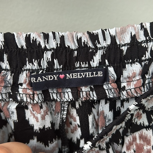 Brandy Melville Patterned Pleated Mini Skirt One size Elastic Waist - Picture 5 of 9